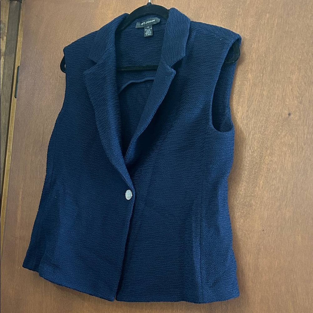 St. John Women's Navy Textured Vest
